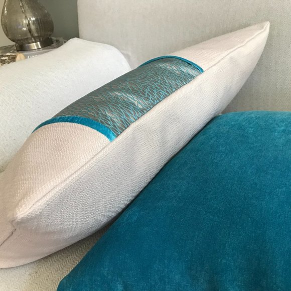 Blue Leaves & Off White Pillow Cover 14" x 24" - Picture 2 of 2